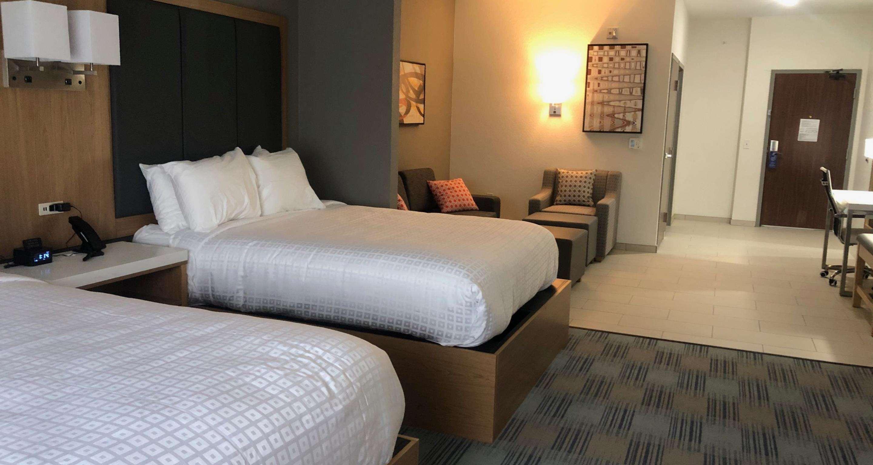 La Quinta Inn & Suites By Wyndham Coralville Iowa City Εξωτερικό φωτογραφία