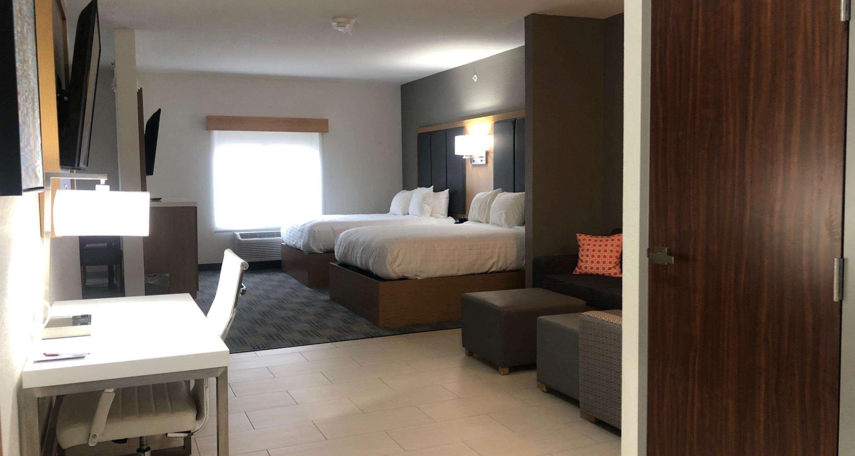 La Quinta Inn & Suites By Wyndham Coralville Iowa City Εξωτερικό φωτογραφία