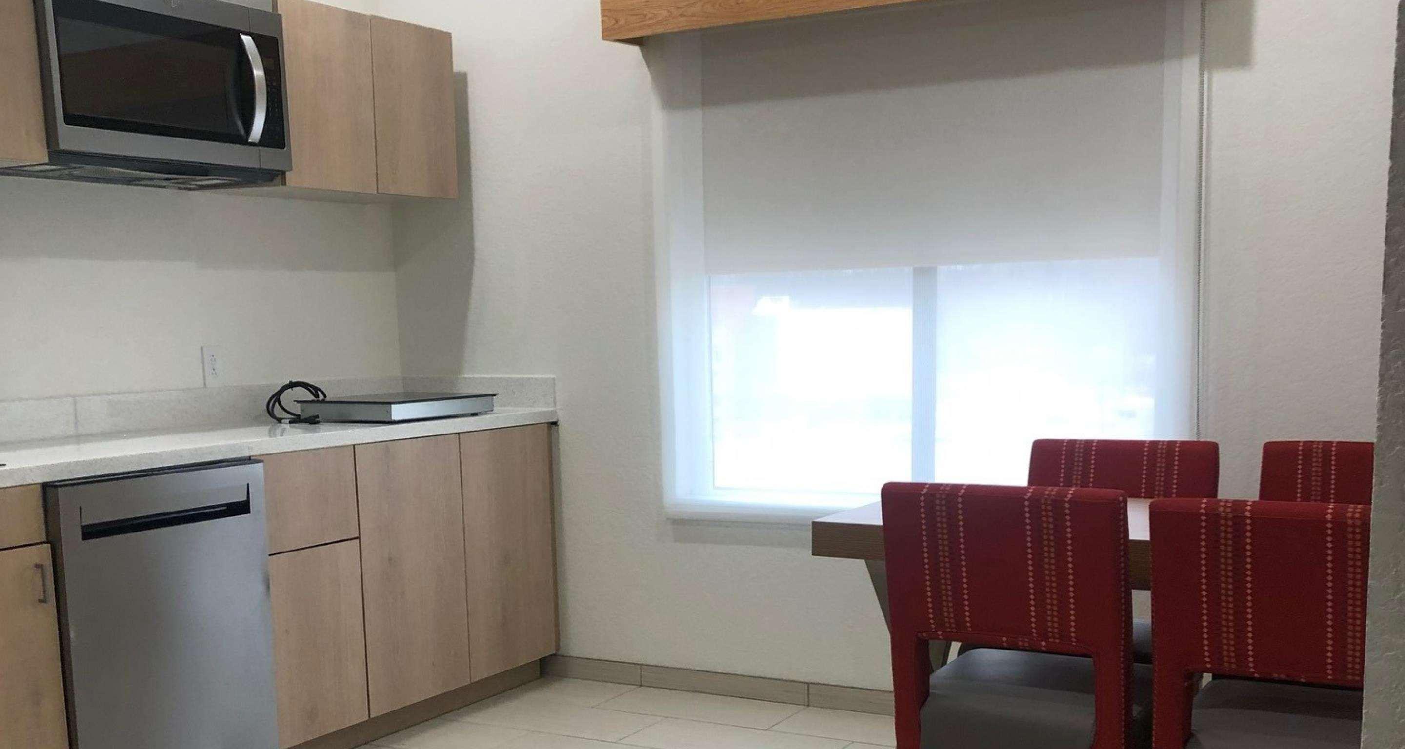 La Quinta Inn & Suites By Wyndham Coralville Iowa City Εξωτερικό φωτογραφία