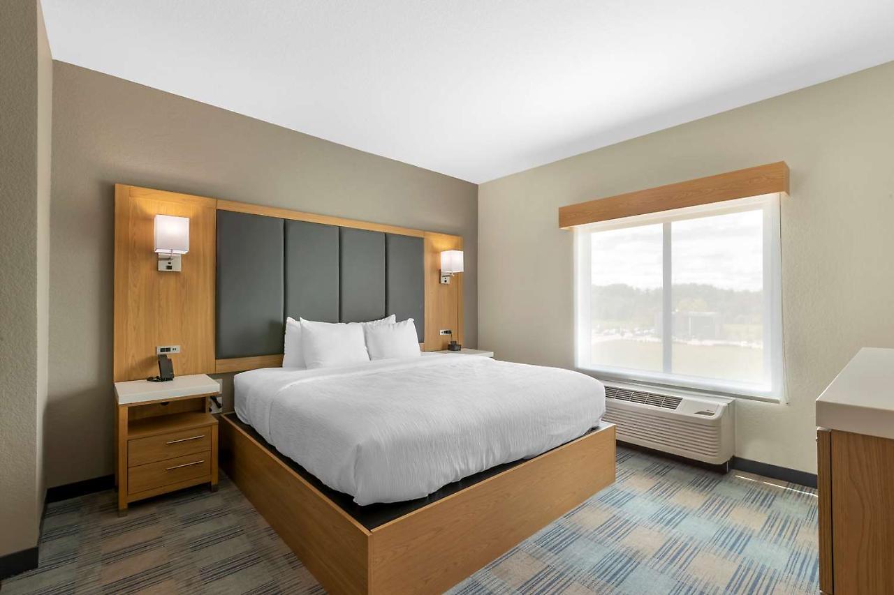 La Quinta Inn & Suites By Wyndham Coralville Iowa City Εξωτερικό φωτογραφία