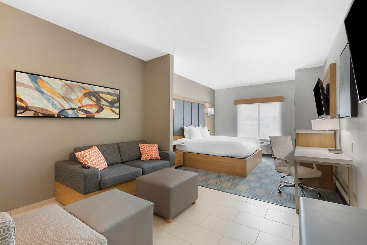 La Quinta Inn & Suites By Wyndham Coralville Iowa City Εξωτερικό φωτογραφία