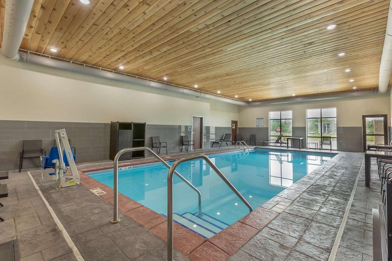 La Quinta Inn & Suites By Wyndham Coralville Iowa City Εξωτερικό φωτογραφία