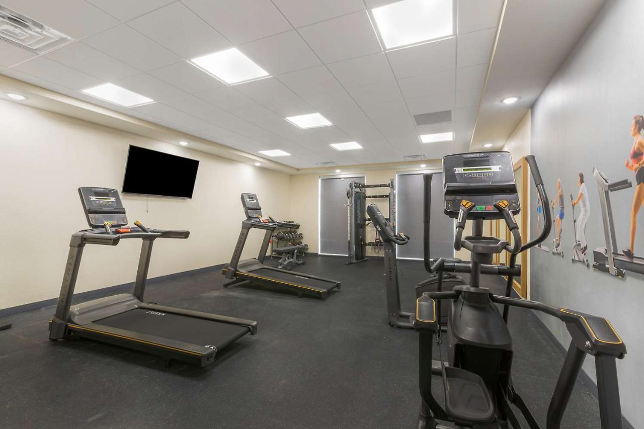 La Quinta Inn & Suites By Wyndham Coralville Iowa City Εξωτερικό φωτογραφία