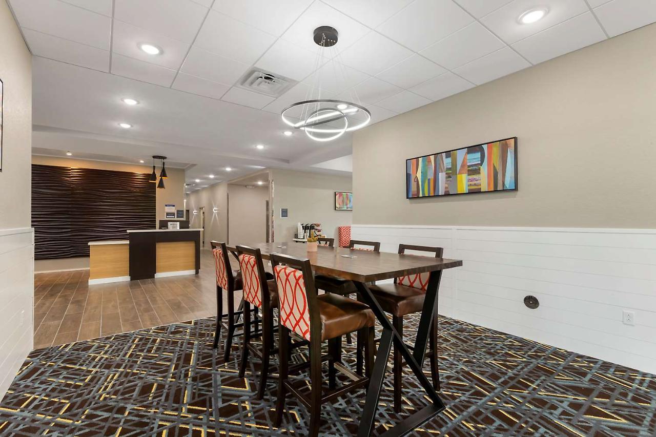 La Quinta Inn & Suites By Wyndham Coralville Iowa City Εξωτερικό φωτογραφία