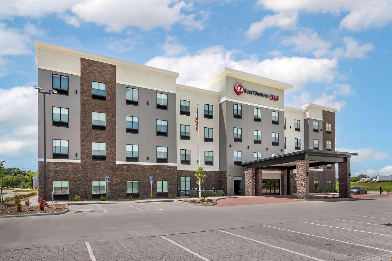 La Quinta Inn & Suites By Wyndham Coralville Iowa City Εξωτερικό φωτογραφία
