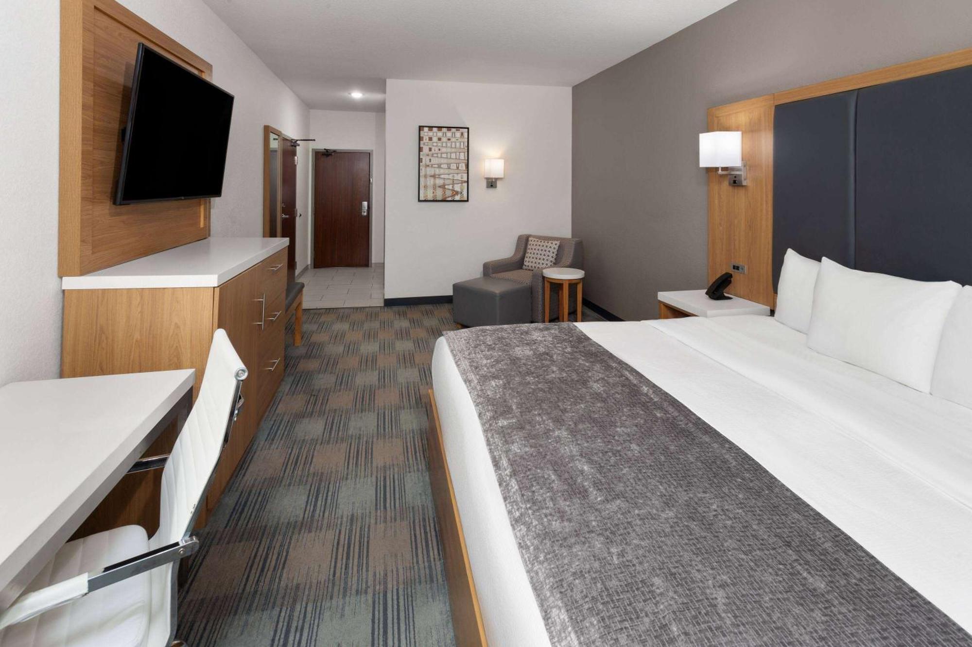 La Quinta Inn & Suites By Wyndham Coralville Iowa City Εξωτερικό φωτογραφία