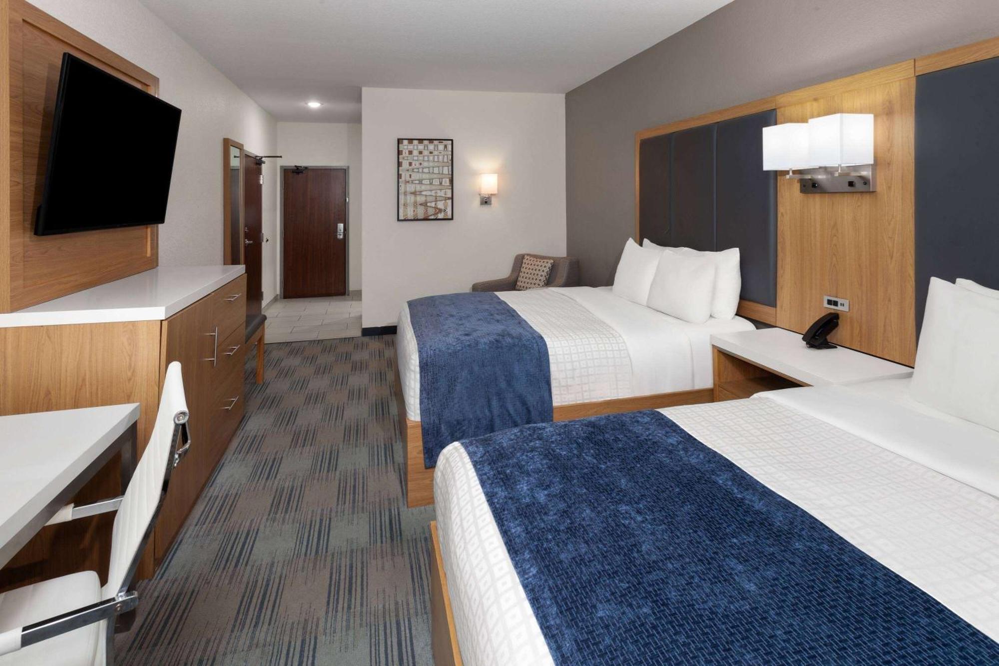 La Quinta Inn & Suites By Wyndham Coralville Iowa City Εξωτερικό φωτογραφία