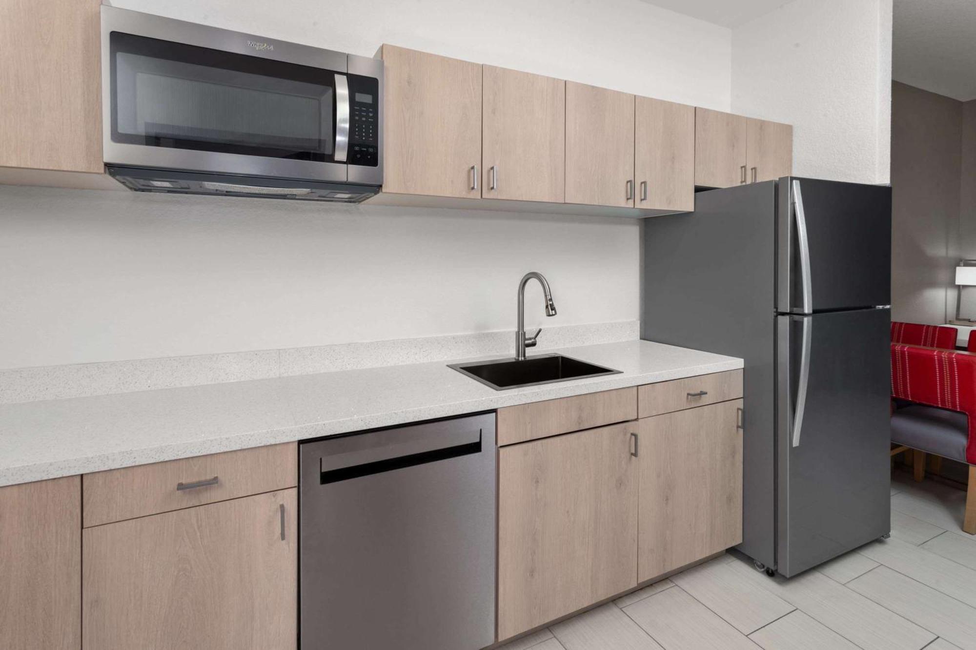 La Quinta Inn & Suites By Wyndham Coralville Iowa City Εξωτερικό φωτογραφία