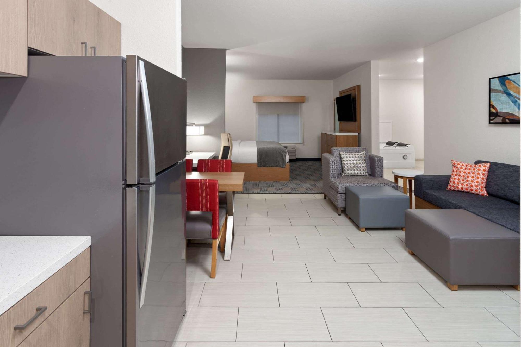 La Quinta Inn & Suites By Wyndham Coralville Iowa City Εξωτερικό φωτογραφία